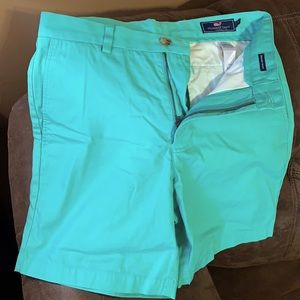 NWOT Vineyard Vines breaker shorts